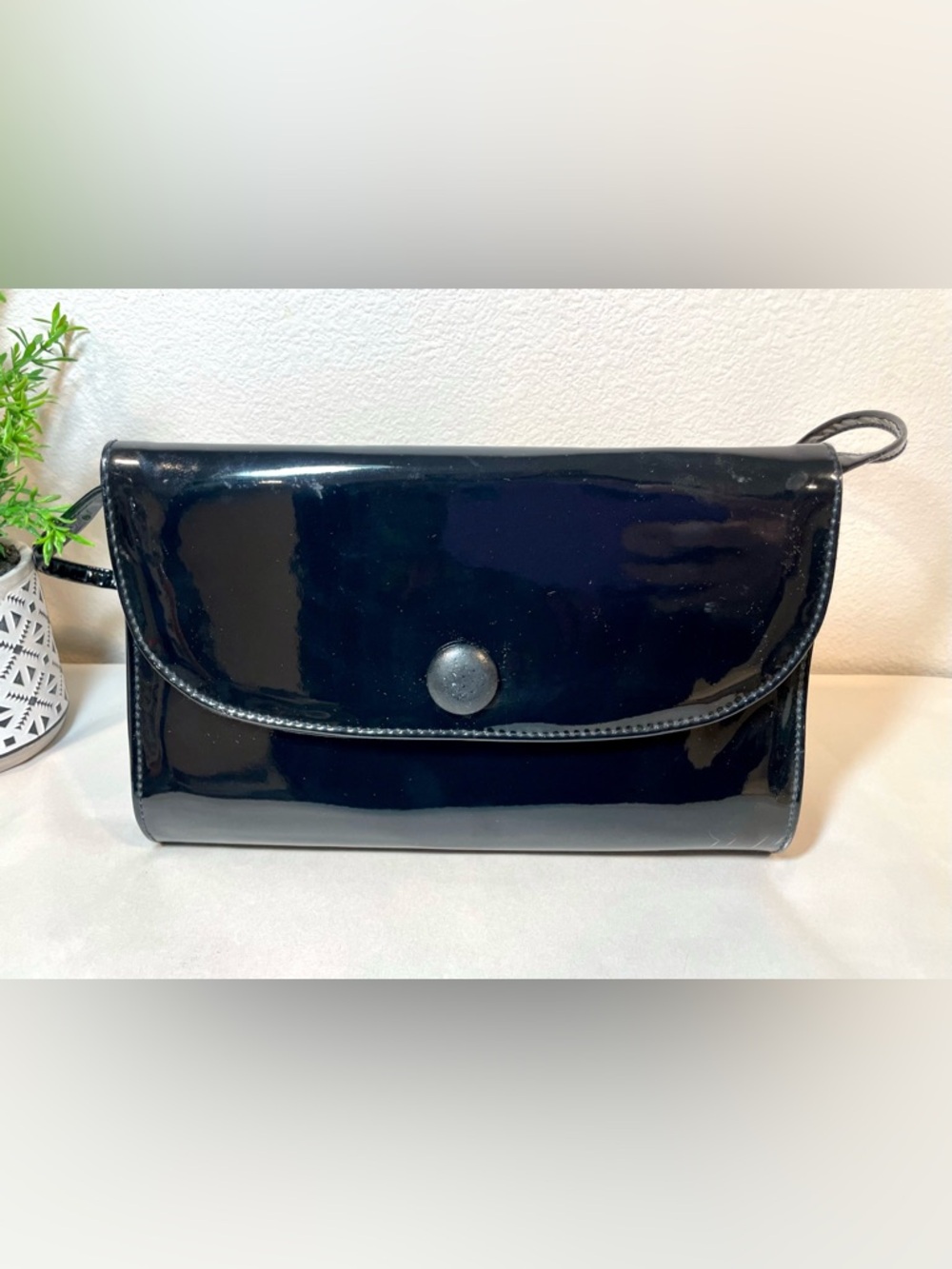 Patent Leather Vintage Black Wristlet Clutch 19” Handbag | MCM | GUC